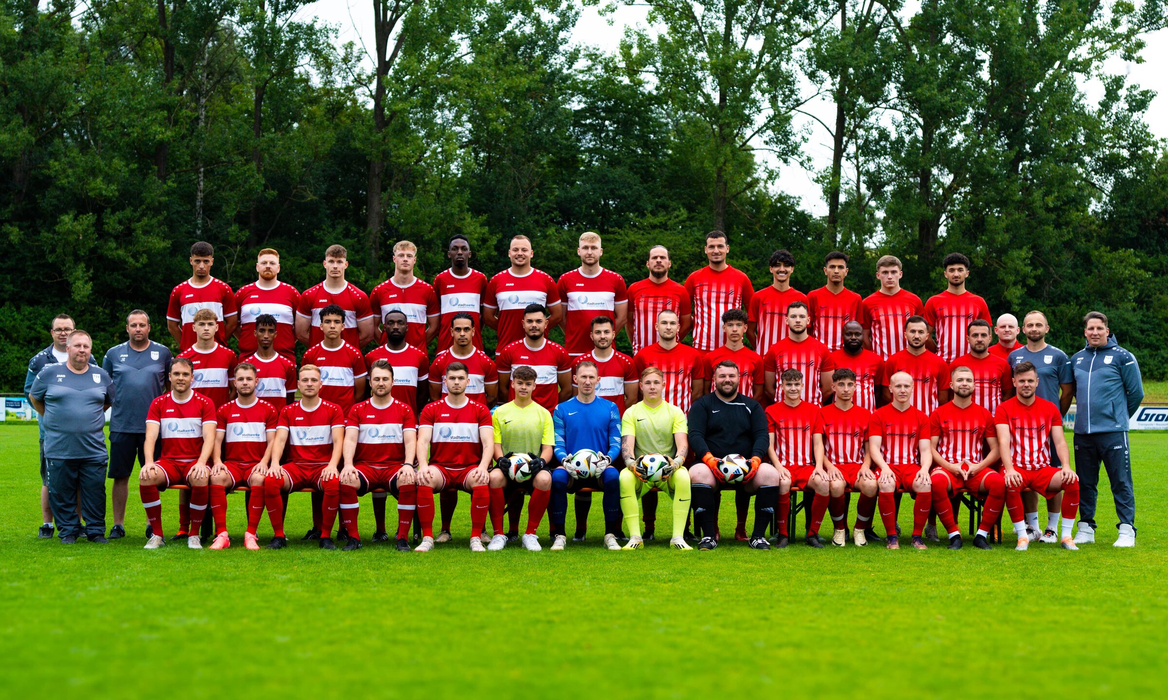 Mannschaftsfoto der 1. und 2. Mannschaft 2024/25